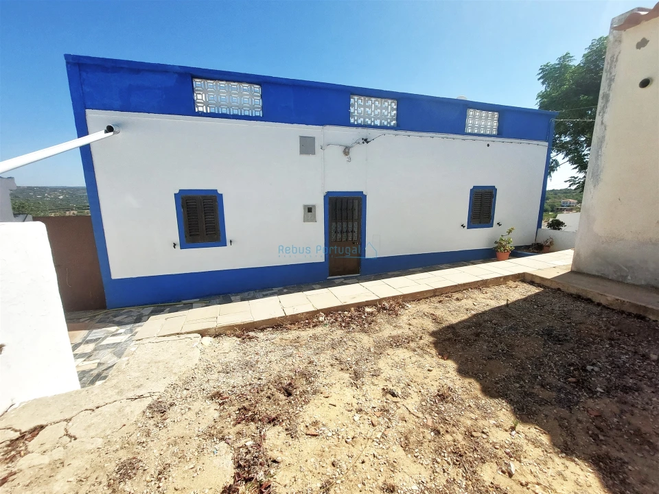 Moradia T4 para Venda em Santa Barbara de Nexe Foto 19