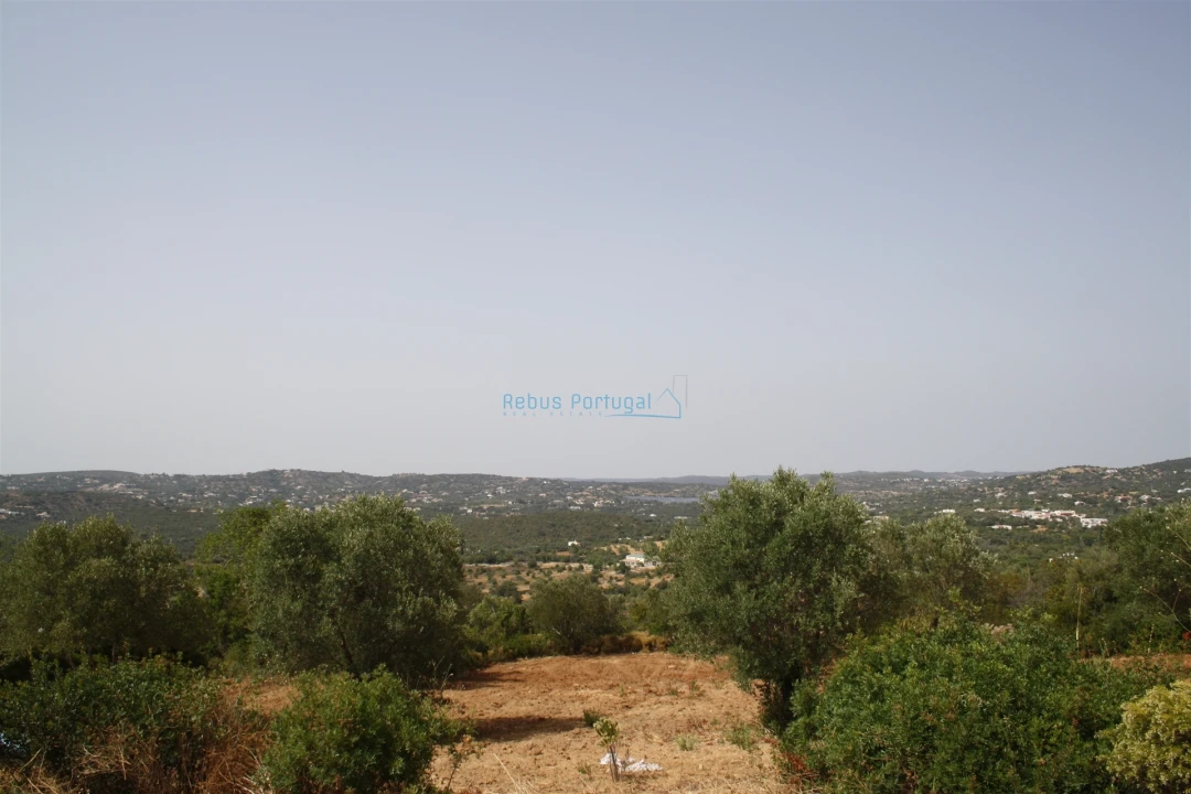 Moradia T4 para Venda em Santa Barbara de Nexe Foto 25