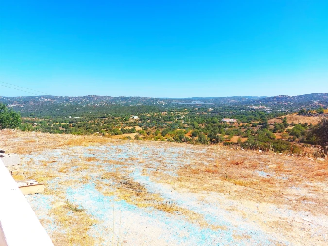 Moradia T4 para Venda em Santa Barbara de Nexe Foto 10