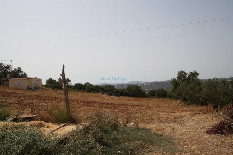 Moradia T4 para Venda em Santa Barbara de Nexe Foto 20