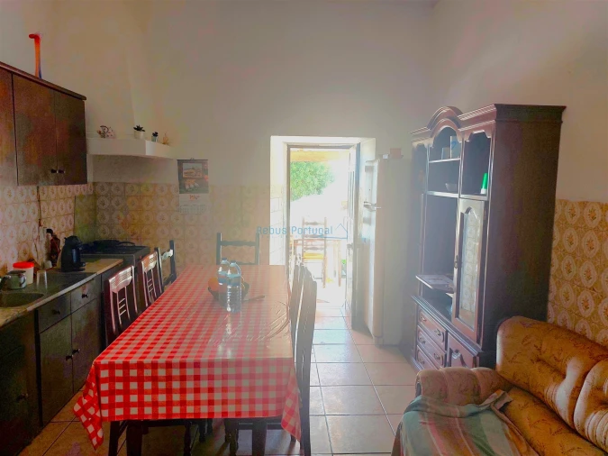 Moradia T4 para Venda em Santa Barbara de Nexe Foto 6