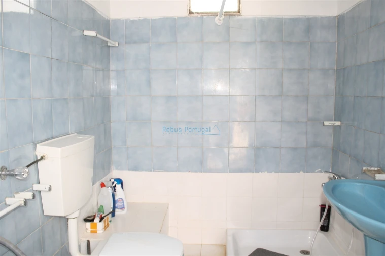 Moradia T4 para Venda em Santa Barbara de Nexe Foto 17