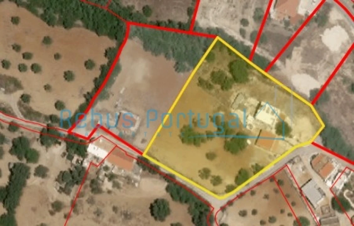 Moradia T4 para Venda em Santa Barbara de Nexe Foto 26