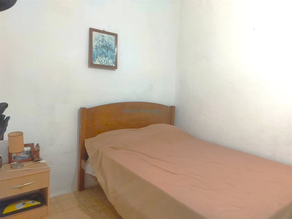 Moradia T4 para Venda em Santa Barbara de Nexe Foto 4