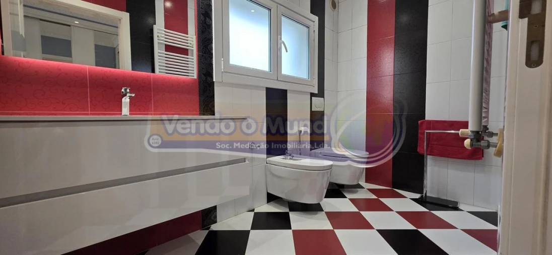 Moradia T5 para Venda em Santa Iria de Azoia, São João da Talha e Bobadela Foto 19