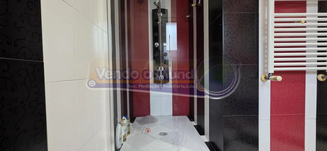 Moradia T5 para Venda em Santa Iria de Azoia, São João da Talha e Bobadela Foto 20