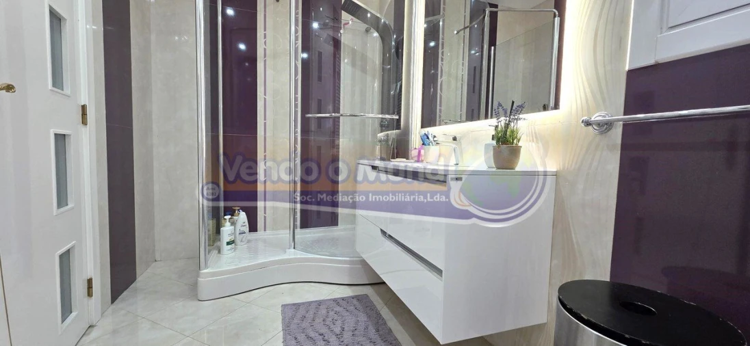 Moradia T5 para Venda em Santa Iria de Azoia, São João da Talha e Bobadela Foto 10