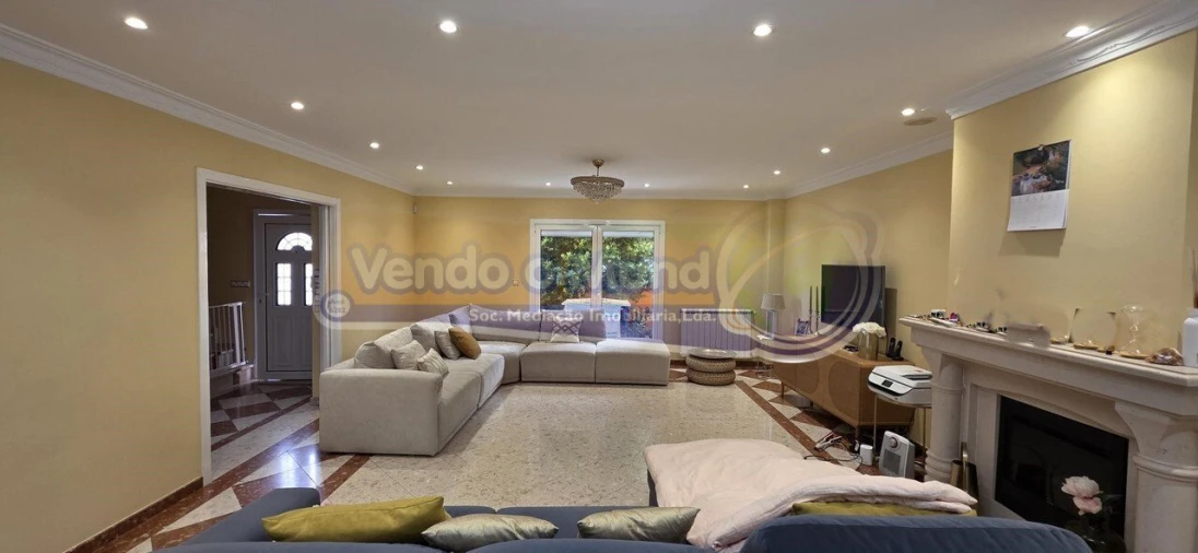 Moradia T5 para Venda em Santa Iria de Azoia, São João da Talha e Bobadela Foto 4