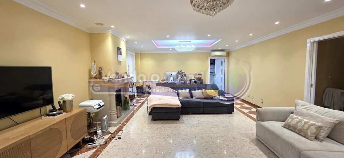 Moradia T5 para Venda em Santa Iria de Azoia, São João da Talha e Bobadela Foto 5