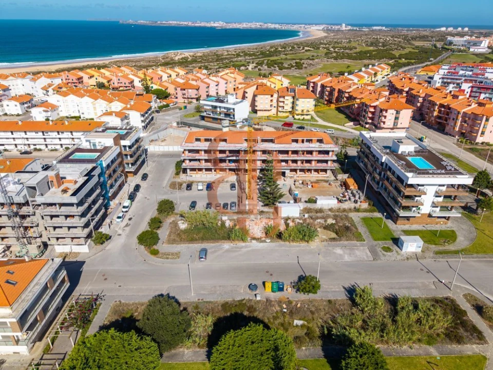 Apartamento T2 para Venda em Atouguia da Baleia Foto 17