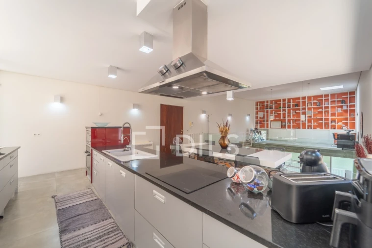 Moradia T4 para Venda em Sande e São Lourenço Foto 5