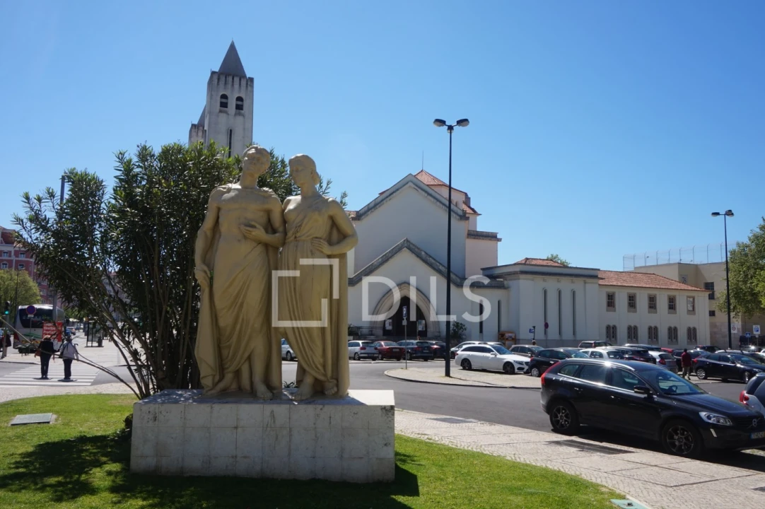 Loja para Venda em Alvalade Foto 17