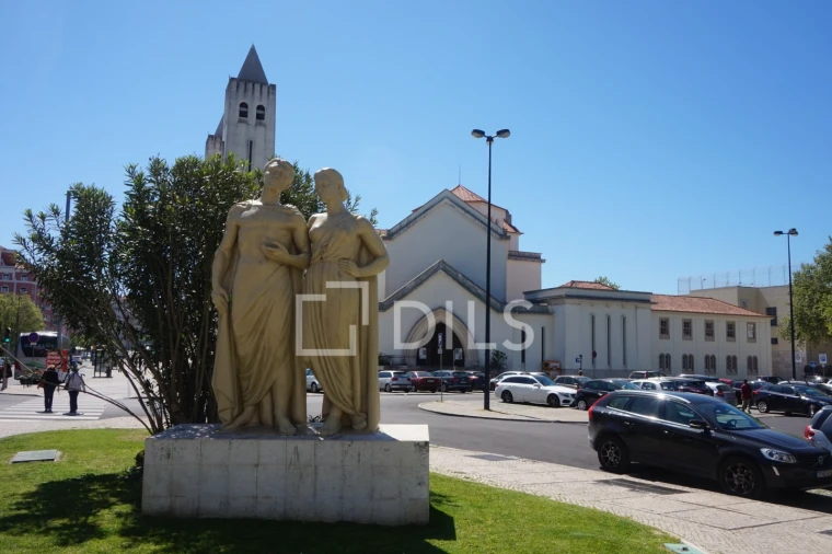 Loja para Venda em Alvalade Foto 17