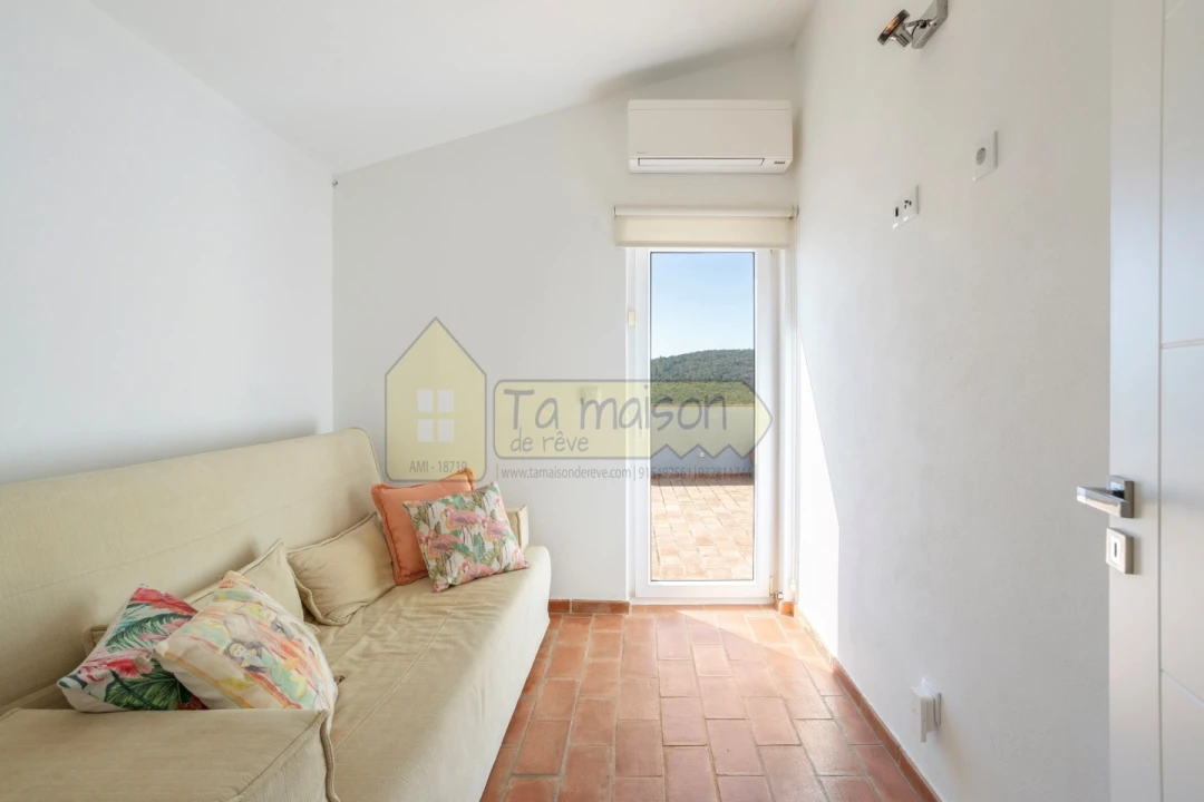 Moradia T3 para Venda em Salir Foto 18