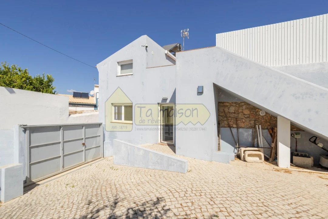 Moradia T3 para Venda em Salir Foto 24