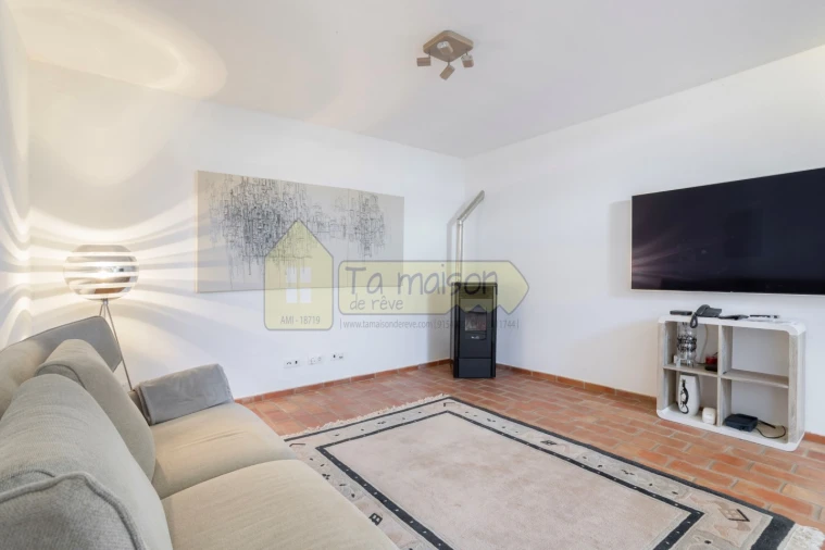 Moradia T3 para Venda em Salir Foto 6