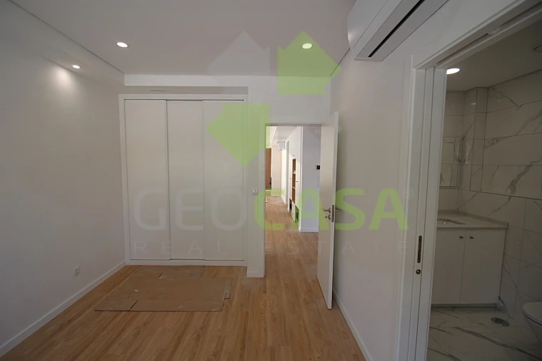 Moradia T4 para Venda em Rio de Mouro Foto 17