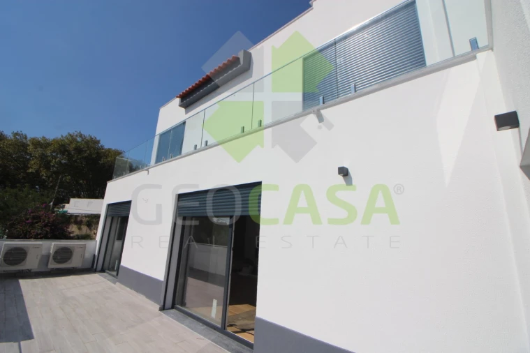 Moradia T4 para Venda em Rio de Mouro Foto 23