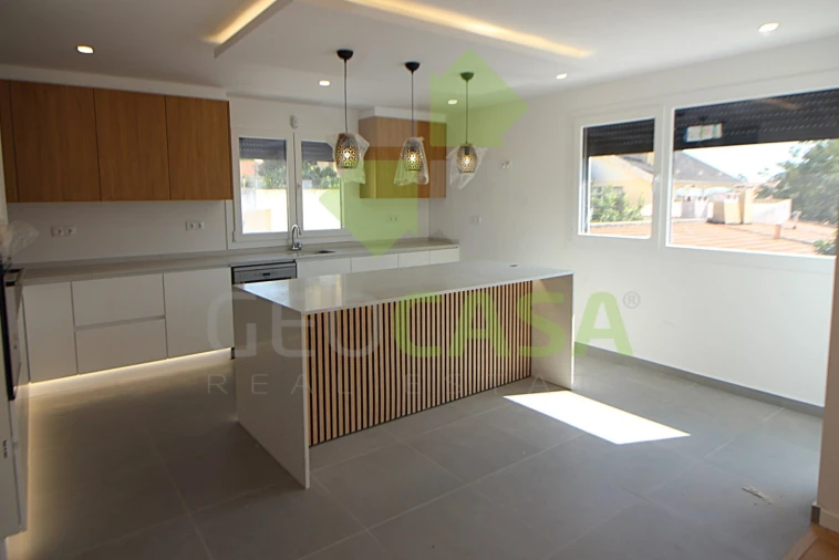 Moradia T4 para Venda em Rio de Mouro Foto 5