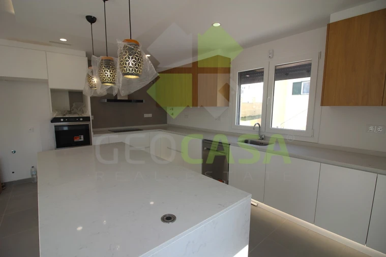 Moradia T4 para Venda em Rio de Mouro Foto 9