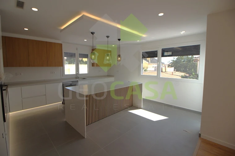 Moradia T4 para Venda em Rio de Mouro Foto 11