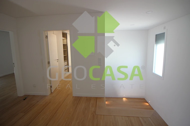 Moradia T4 para Venda em Rio de Mouro Foto 26