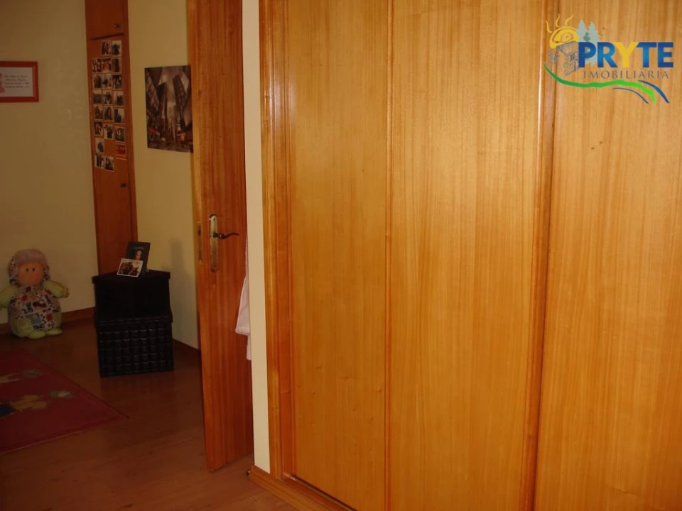 Apartamento T5 para Venda em Sertã Foto 8