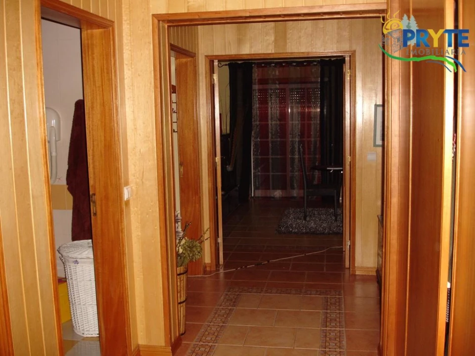 Apartamento T5 para Venda em Sertã Foto 9