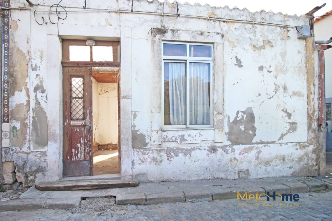 Moradia T2 para Venda em Santa Marinha e São Pedro da Afurada Foto 1