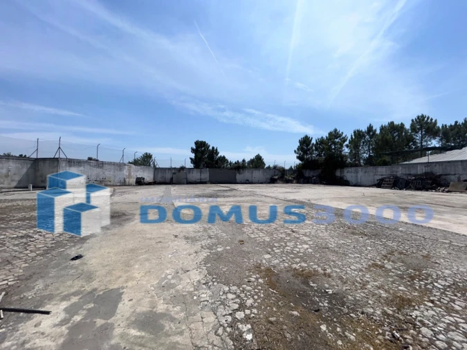 Armazém para Venda em Constantim e Vale de Nogueiras Foto 2