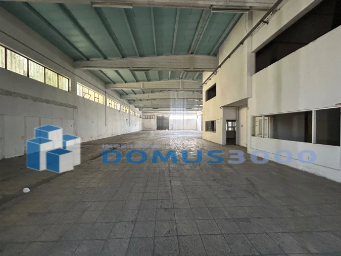 Armazém para Venda em Constantim e Vale de Nogueiras Foto 3