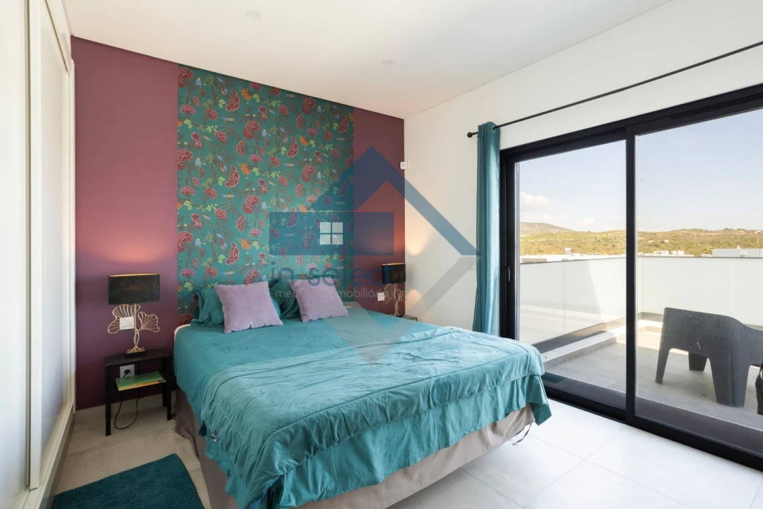 Moradia T3 para Venda em Quelfes Foto 13