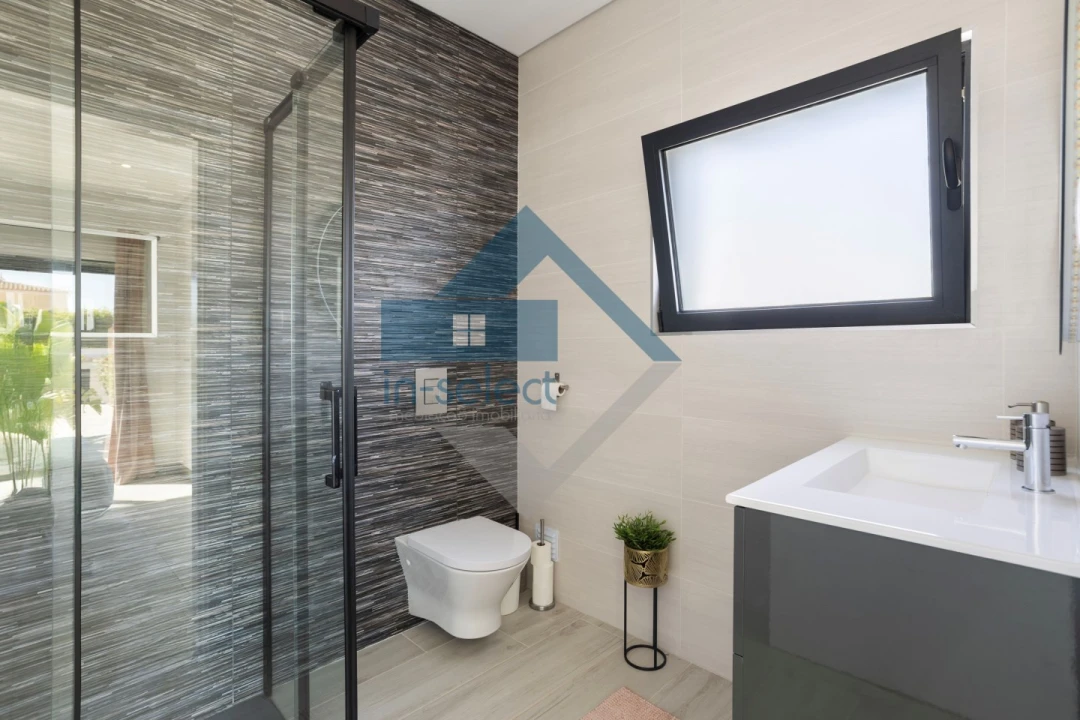 Moradia T3 para Venda em Quelfes Foto 22