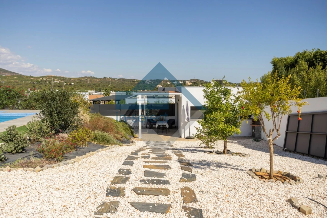 Moradia T3 para Venda em Quelfes Foto 31