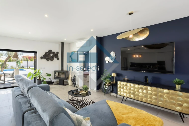 Moradia T3 para Venda em Quelfes Foto 3