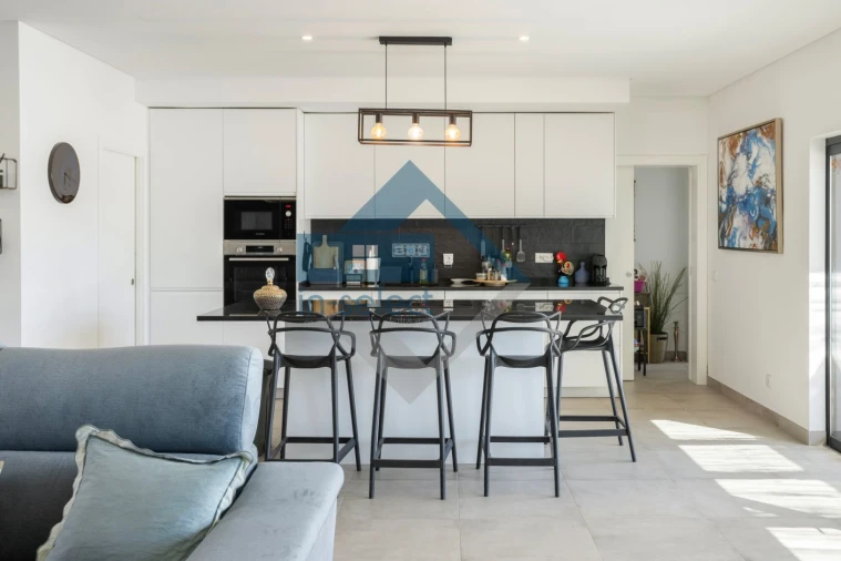 Moradia T3 para Venda em Quelfes Foto 8