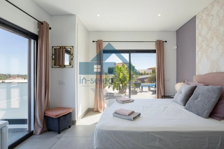 Moradia T3 para Venda em Quelfes Foto 15