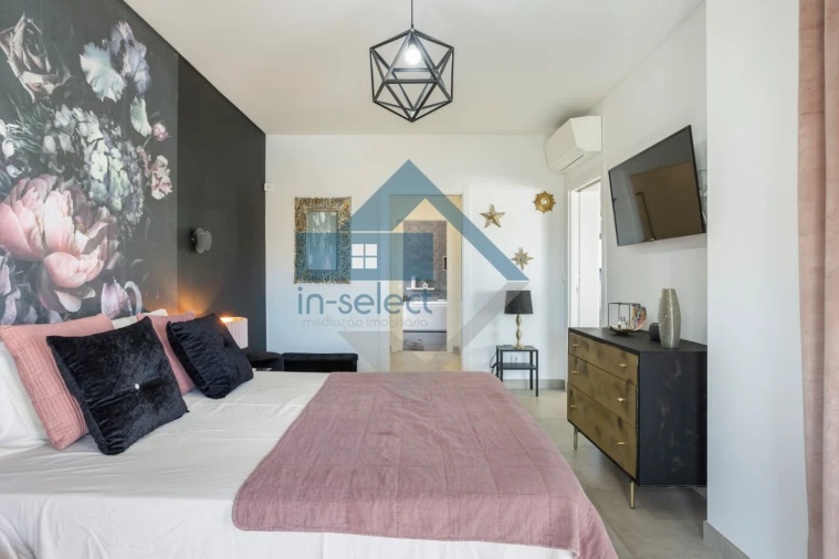 Moradia T3 para Venda em Quelfes Foto 18