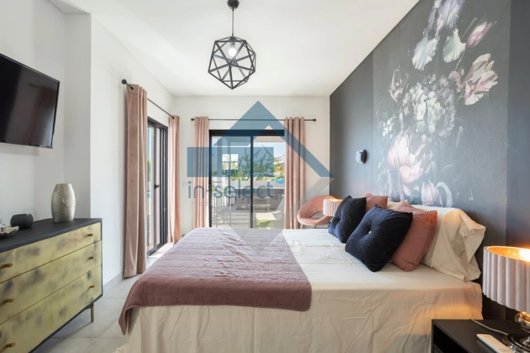 Moradia T3 para Venda em Quelfes Foto 19