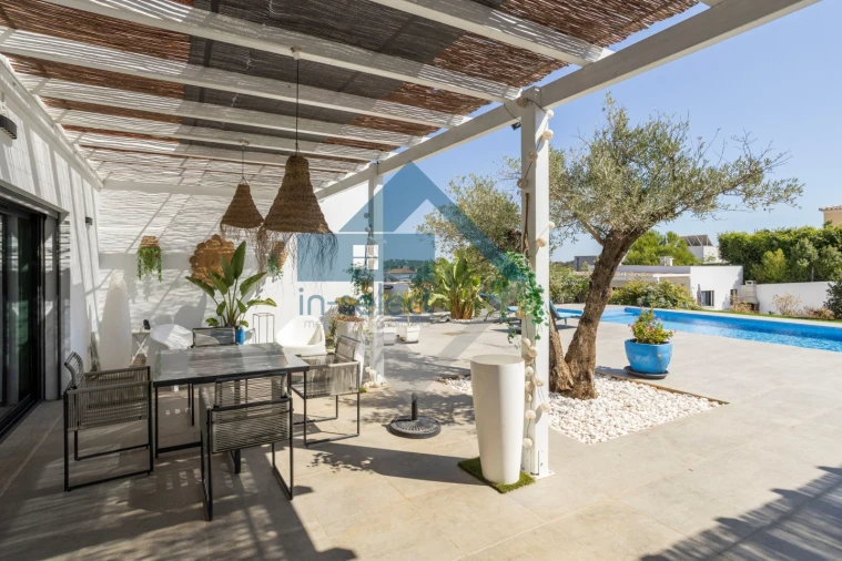 Moradia T3 para Venda em Quelfes Foto 23