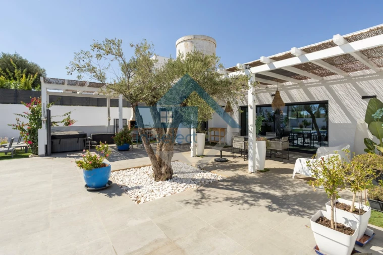 Moradia T3 para Venda em Quelfes Foto 25