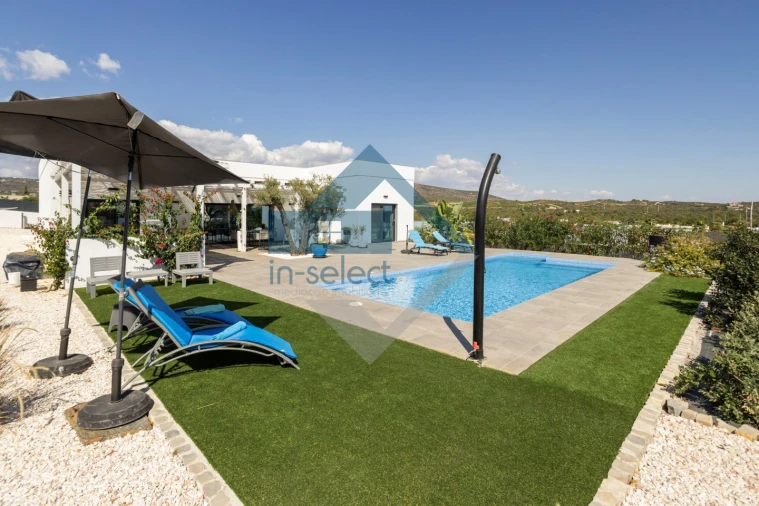 Moradia T3 para Venda em Quelfes Foto 28