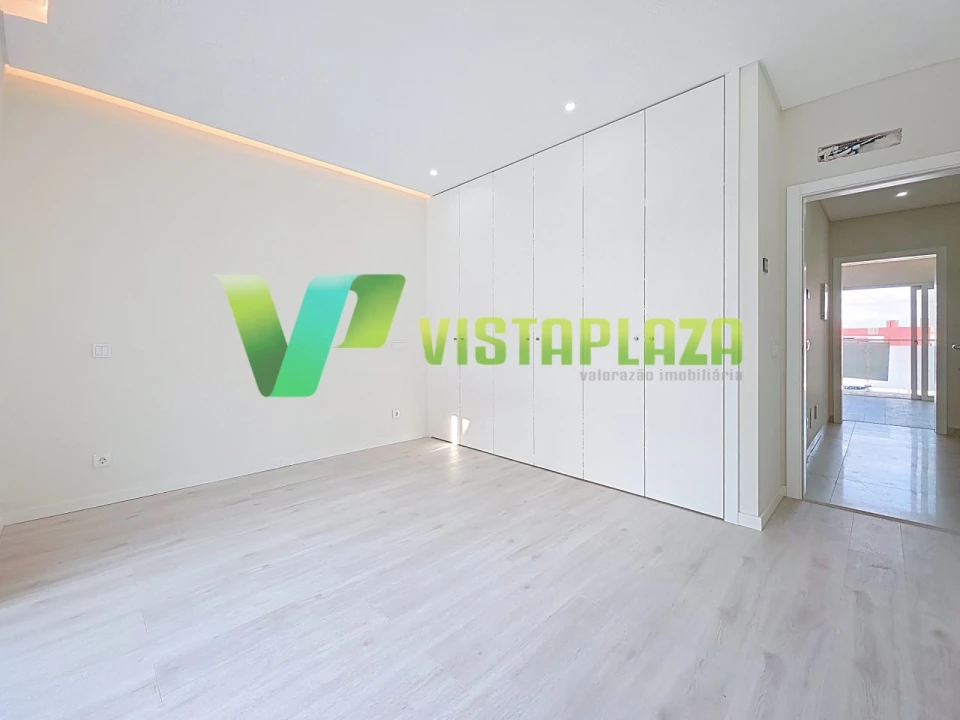 Moradia T3 para Venda em Estômbar e Parchal Foto 21