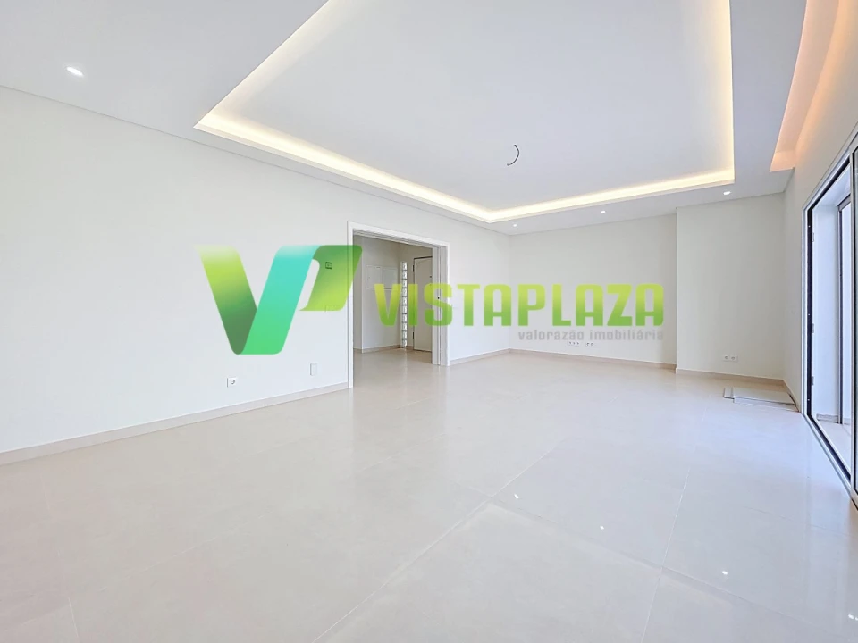 Moradia T3 para Venda em Estômbar e Parchal Foto 8