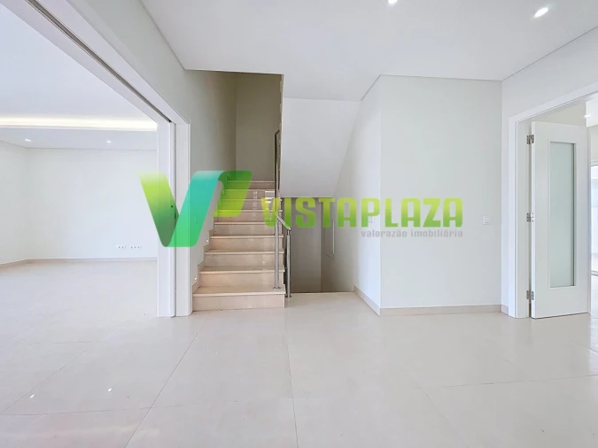 Moradia T3 para Venda em Estômbar e Parchal Foto 5