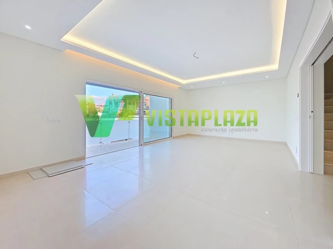 Moradia T3 para Venda em Estômbar e Parchal Foto 6