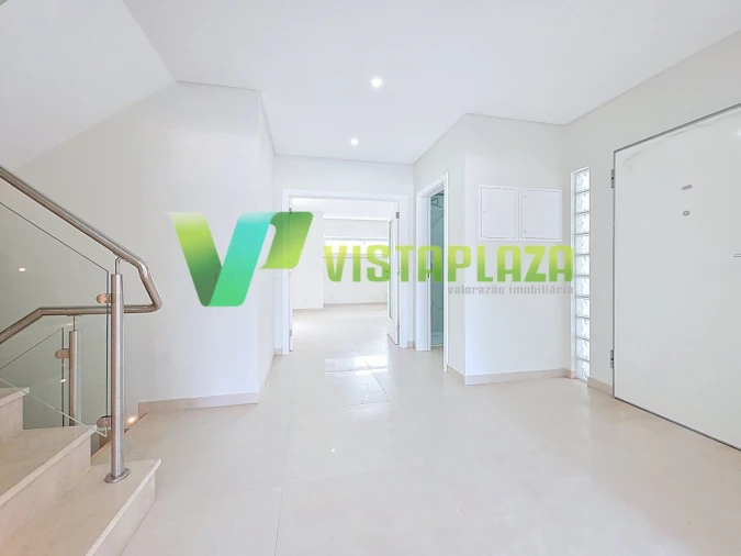 Moradia T3 para Venda em Estômbar e Parchal Foto 9