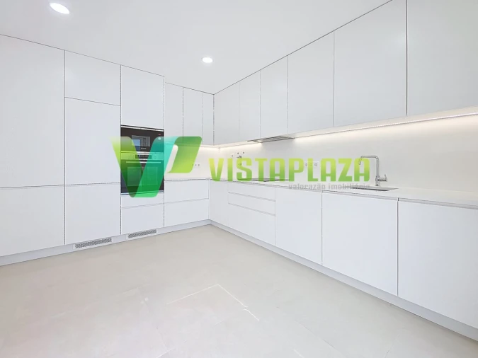 Moradia T3 para Venda em Estômbar e Parchal Foto 14