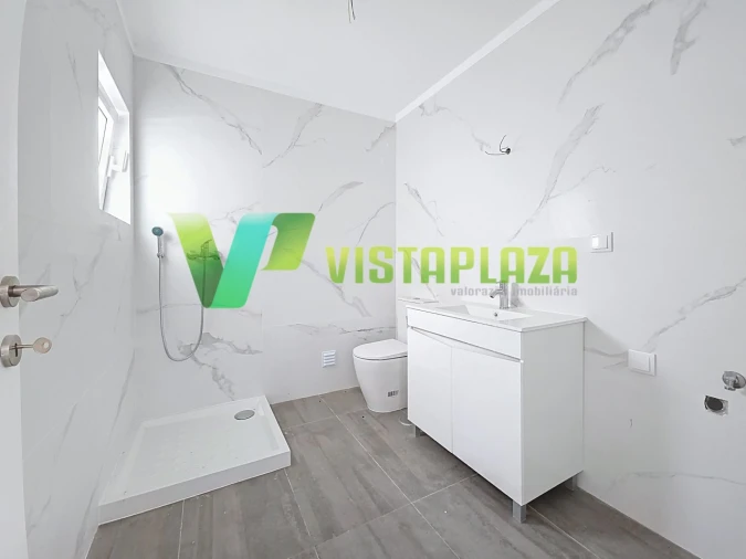 Moradia T3 para Venda em Estômbar e Parchal Foto 40