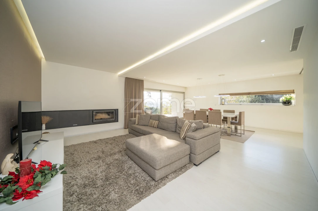 Moradia T4 para Venda em Lage Foto 19